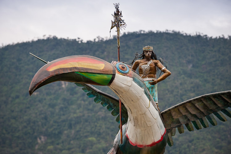 Photographs by <a href='http://www.bethwaldphotography.com/ecuador2012/index.html'>Beth Wald</a>