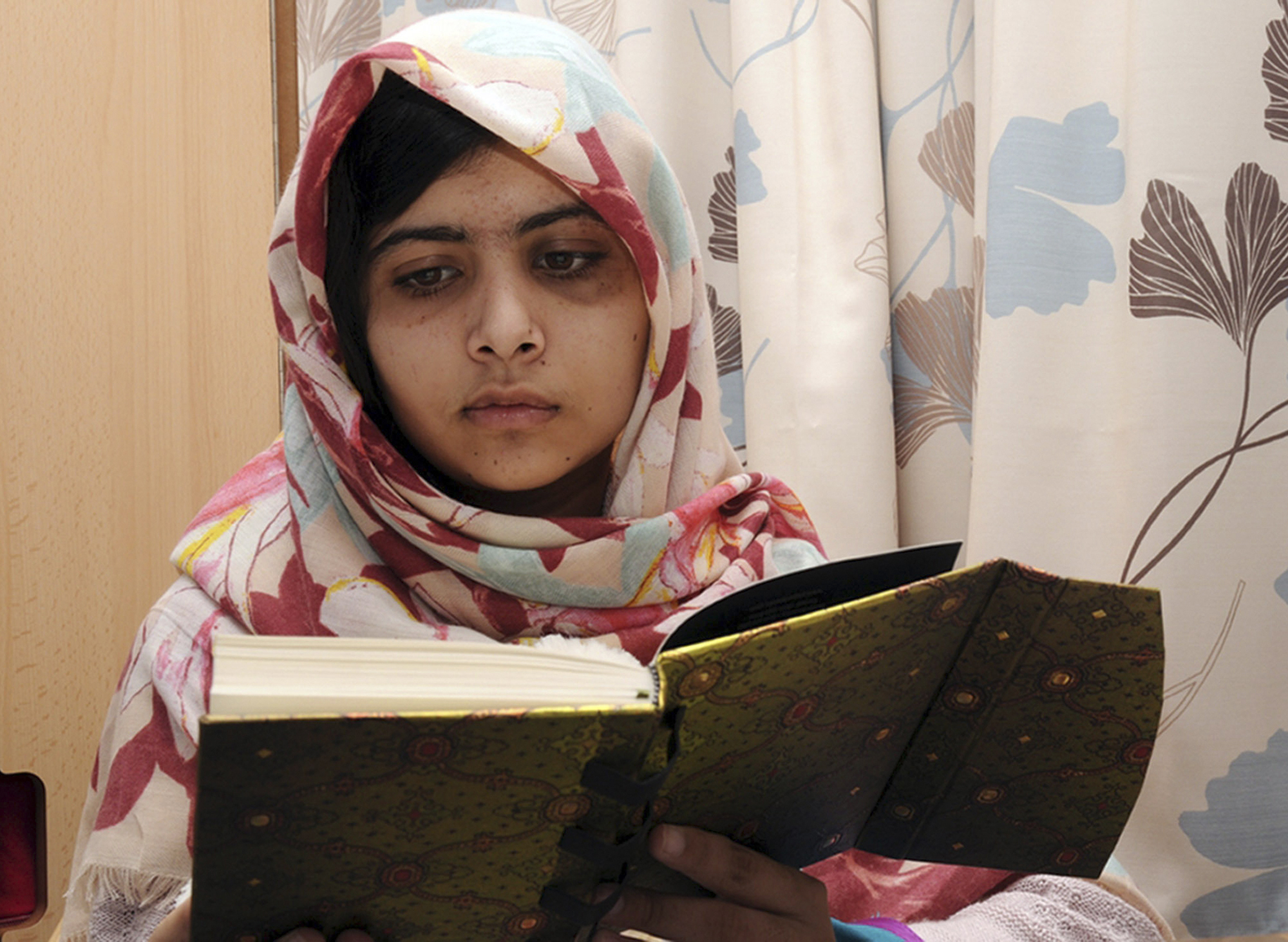 Malala Yousufzai (AP/Queen Elizabeth Hospita)