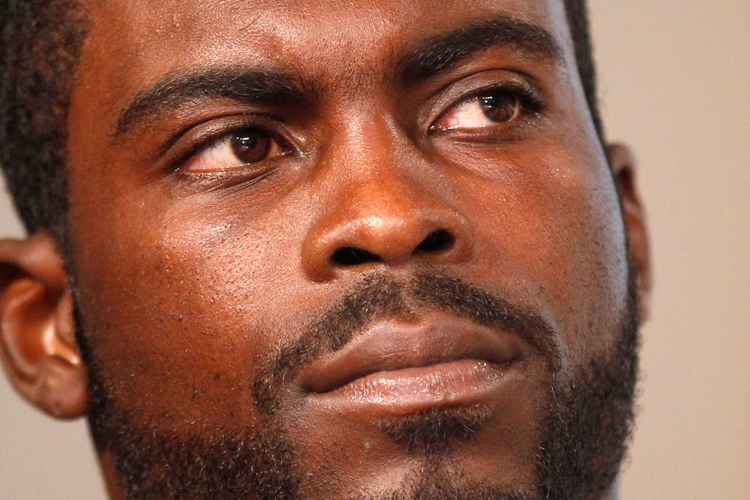 Michael Vick (Reuters/Kevin Lamarque)