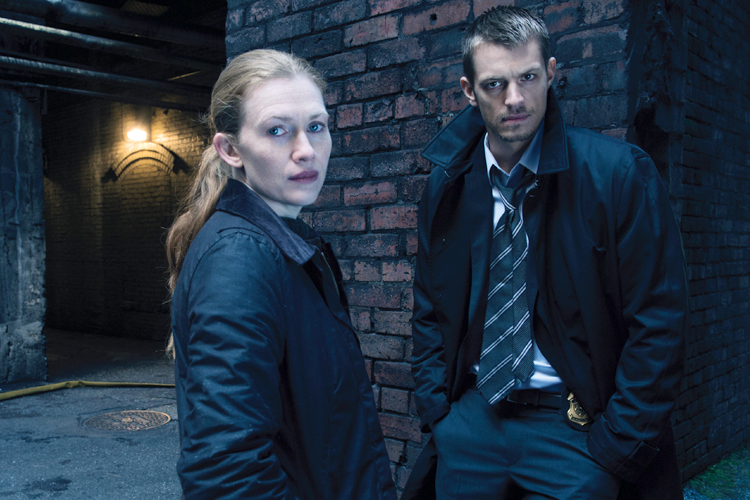 Sarah Linden (Mireille Enos) and Stephen Holder (Joel Kinnaman) - The Killing _ Season 3 _ Gallery - Photo Credit: Frank Ockenfels 3/AMC (Frank Ockenfels 3/amc)