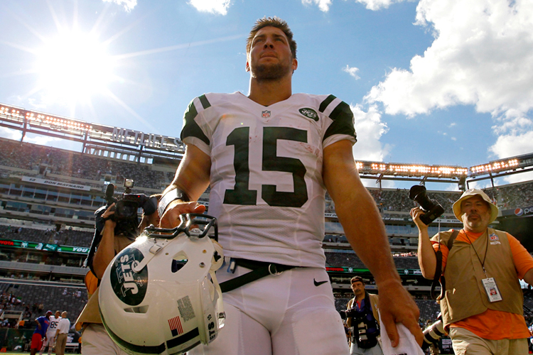 Tim Tebow (Reuters/Gary Hershorn)