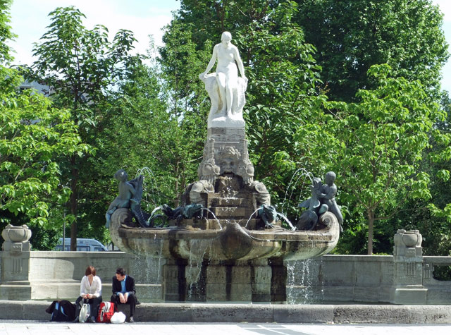 This re-creation of Frankfurt’s Fairy Tale Fountain was built at Mansudae Art Studio in North Korea. (via Wikipedia) (Wikipedia)