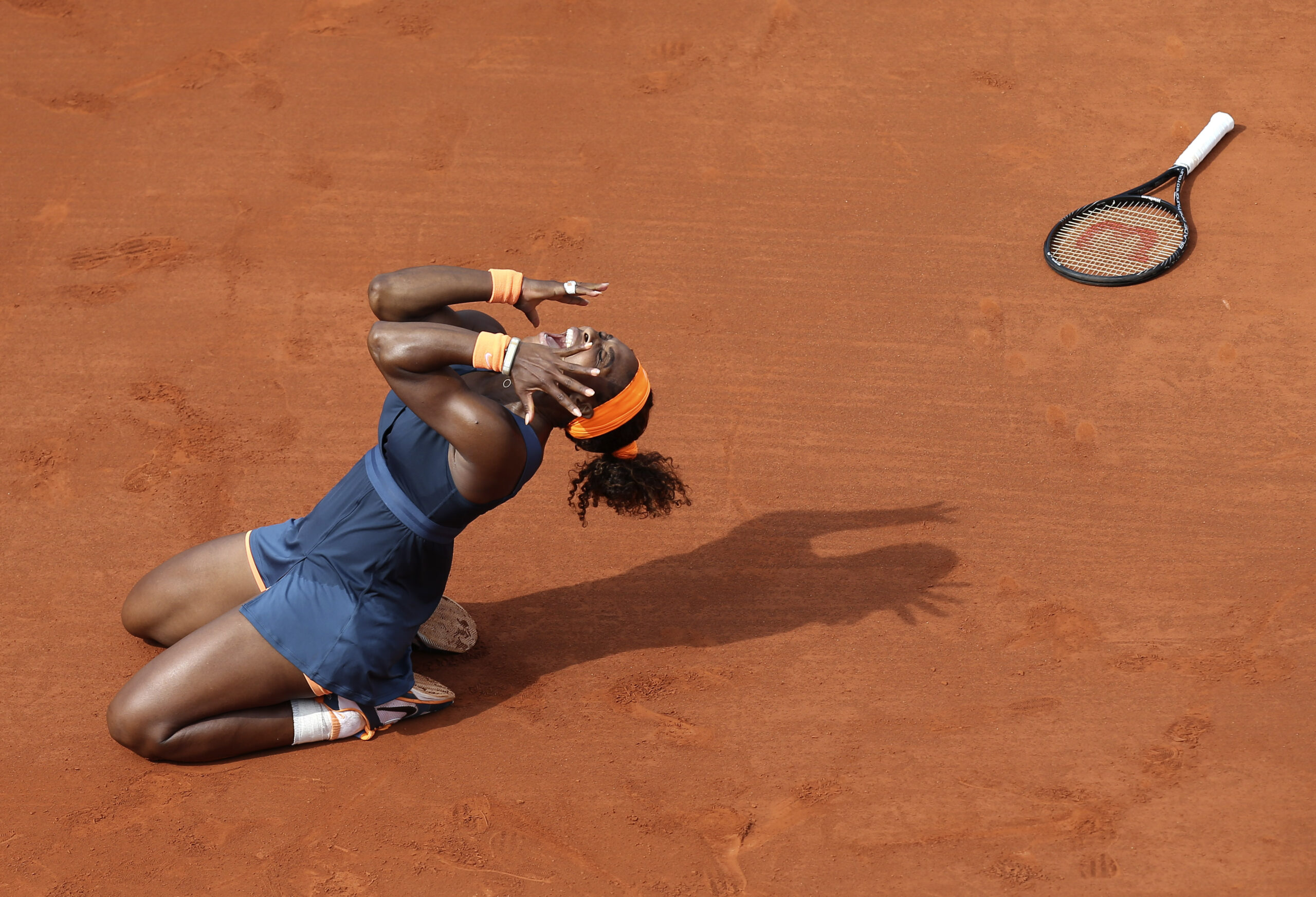 Serena Williams, of the U.S,  returns the ball to Russia's Maria Sharapova during the Women's final match of the French Open tennis tournament at the Roland Garros stadium Saturday, June 8, 2013 in Paris. Williams won 6-4, 6-4. (AP Photo/David Vincent) (David Vincent)