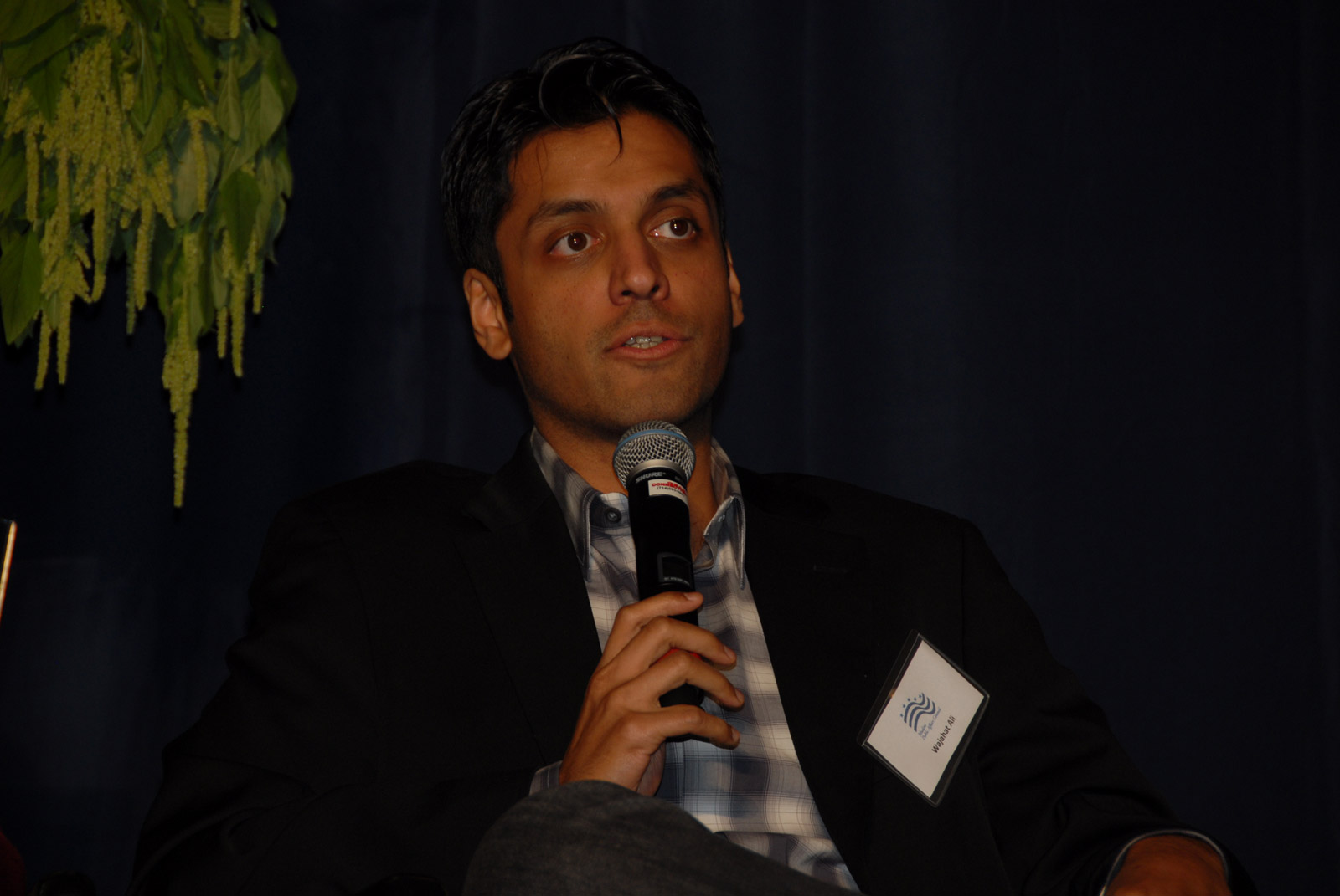 Wajahat Ali speaking at a workshop on "The Industry of Hate in the Public Square," hosted by the Muslim Public Affairs Council in 2011 (Flickr/MPAC National)
