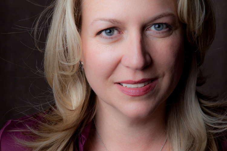 Cheryl Strayed (Joni Kabana)