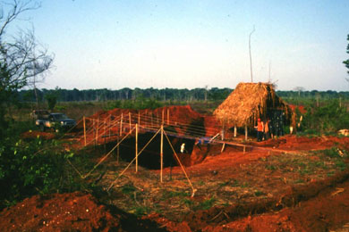 At the request of a human rights association, members of the Argentine Forensic Anthropology Team traveled to Dos Erres in the 1990s and excavated bodies from the well. (Silvana Turner/EAAF)