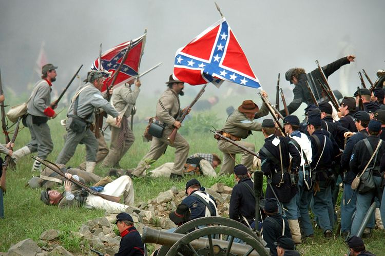 A re-enactment commemorating the Battle of Gettysburg, Aug. 10, 2003, in Gettysburg, Pa. (AP/Carolyn Kaster)