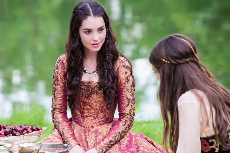 Adelaide Kane in "Reign" (The CW/Christos Kalohoridis)