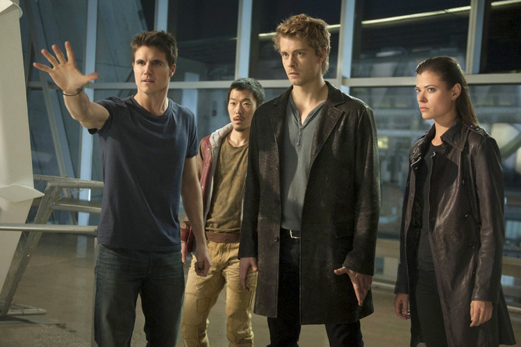 Robbie Amell, Aaron Woo, Luke Mitchell and Peyton List in "The Tomorrow People" (The CW/Barbara Nitke)