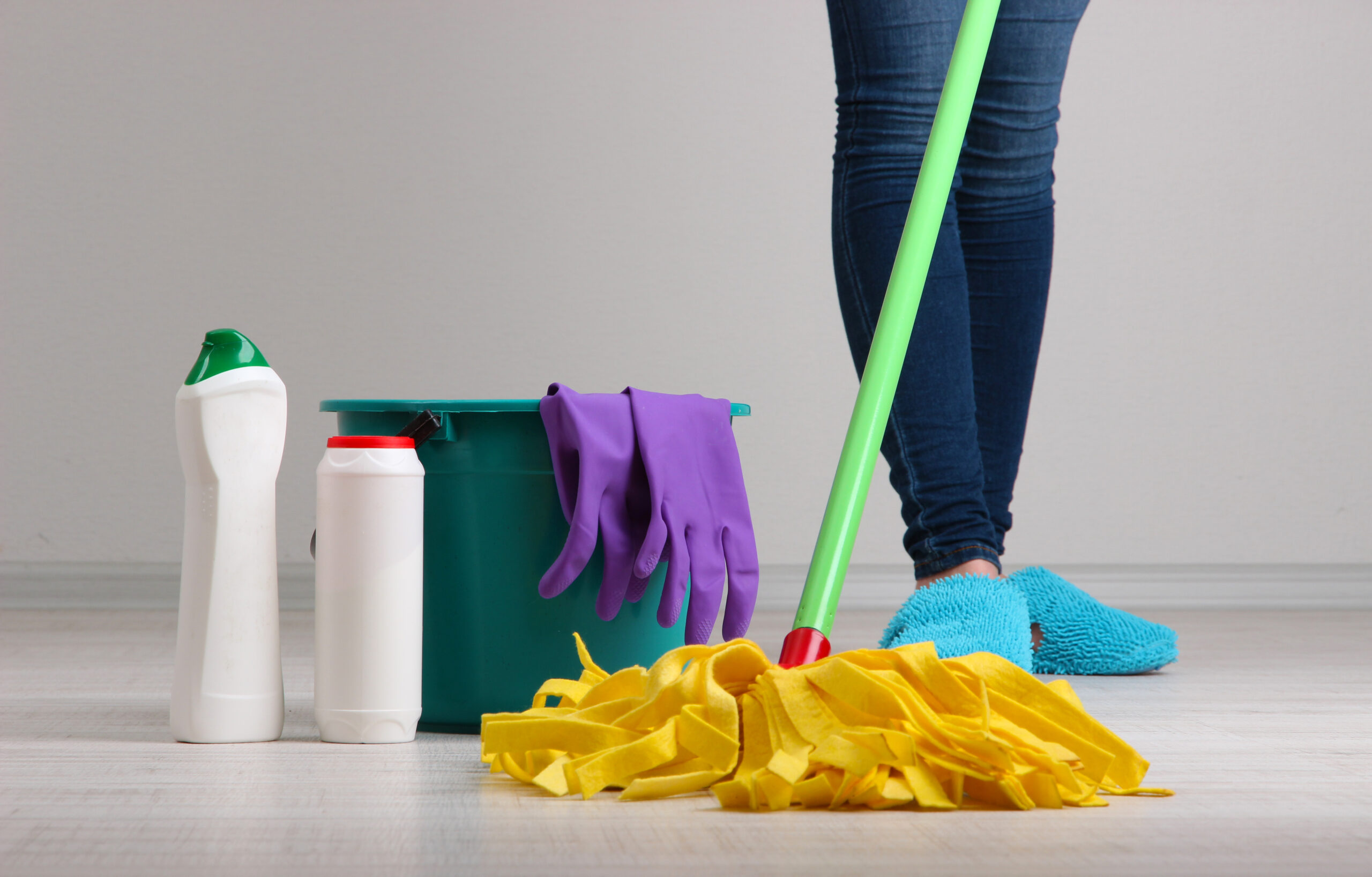 (<a href='http://www.shutterstock.com/gallery-137002p1.html?searchterm=women%20housework'> Africa Studio </a> via <a href='http://www.shutterstock.com/'>Shutterstock</a>)