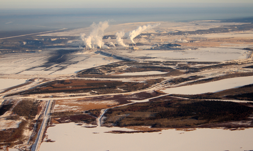 Oil sands development in Northern Alberta (Christopher Kolaczan/Shutterstock)