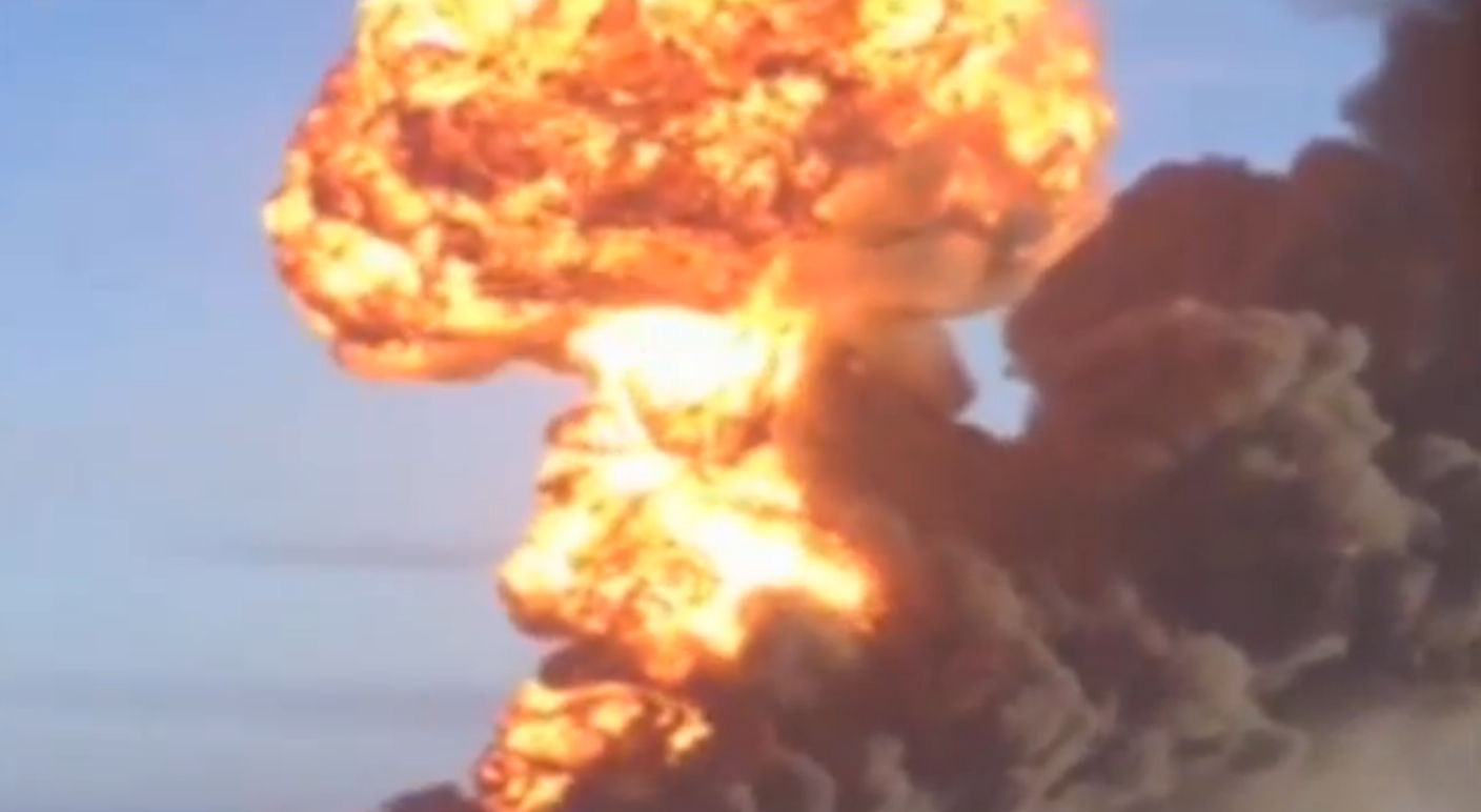 Fireball explodes from North Dakota train following Monday's crash (Screenshot, Reuters)