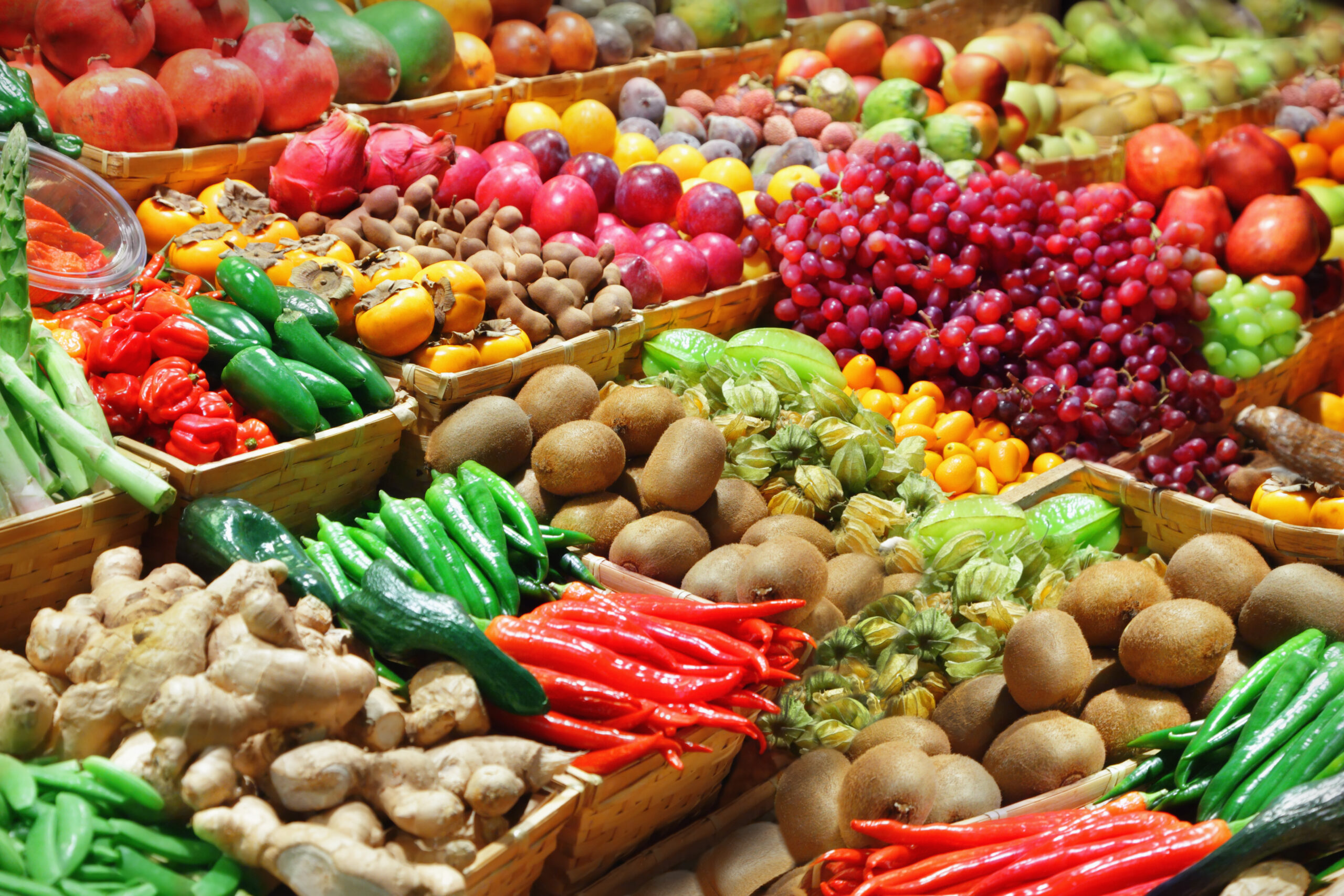 (<a href='http://www.shutterstock.com/gallery-101466p1.html?searchterm=fresh%20food'>  Adisa </a> via <a href='http://www.shutterstock.com/'>Shutterstock</a>)