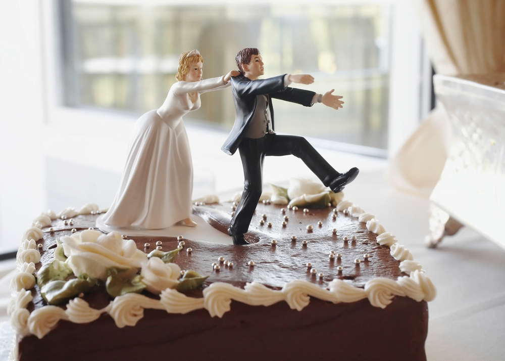(<a href='http://www.shutterstock.com/gallery-156268p1.html?searchterm=wedding%20cake'>  aastock </a> via <a href='http://www.shutterstock.com/'>Shutterstock</a>)