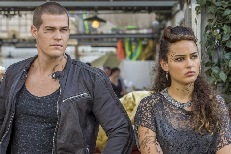 Greg Finley and Chelsea Gilligan in "Star-Crossed" (The CW/Skip Bolen)
