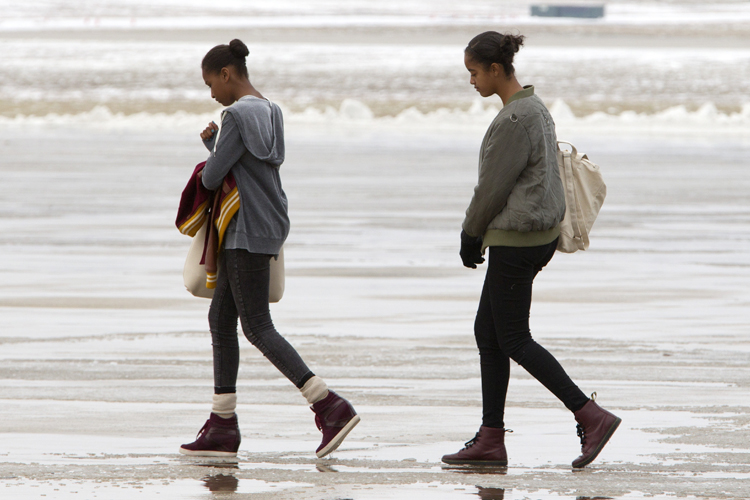Sasha and Malia Obama (AP/Jose Luis Magana)