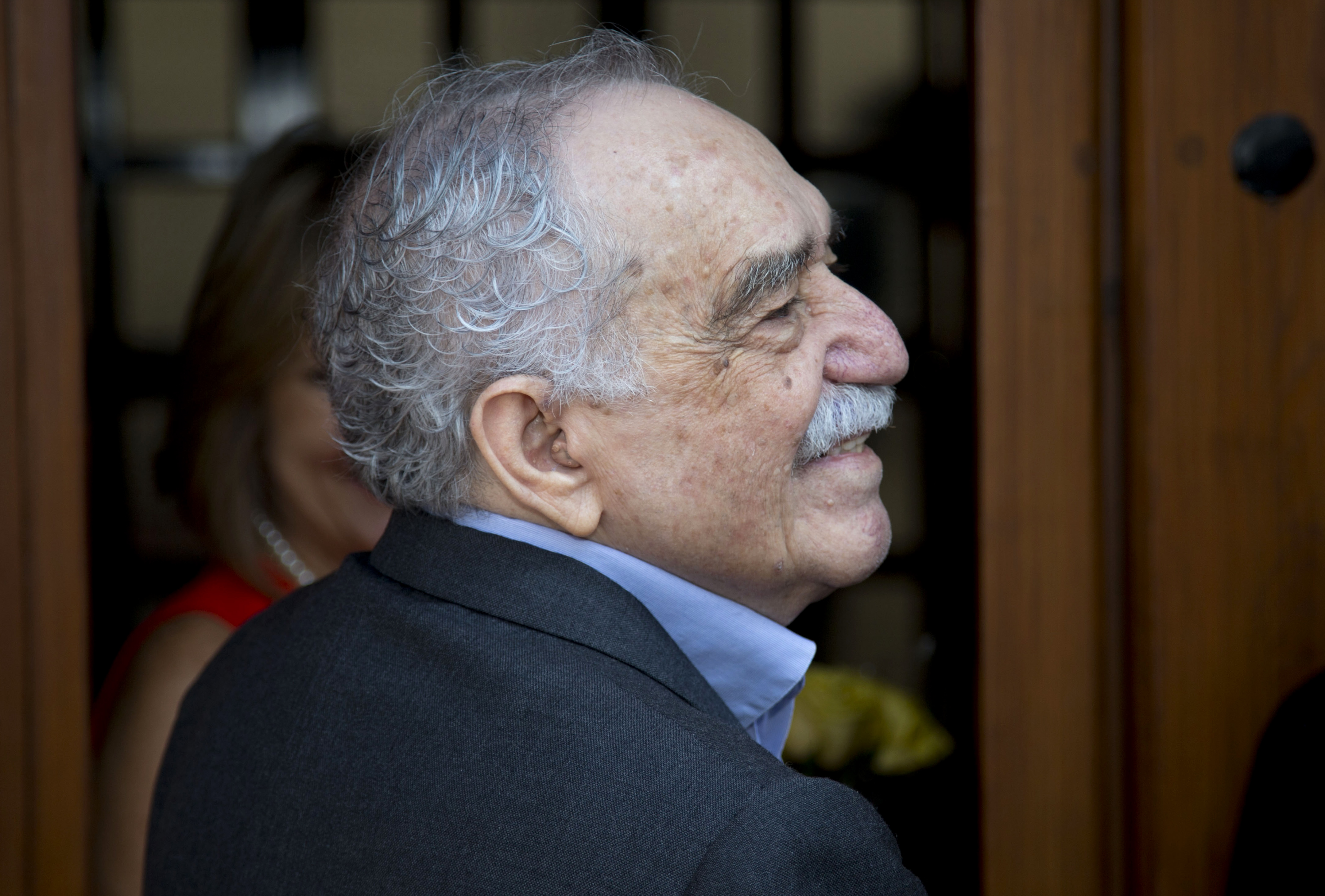 FILE - In this March 6, 2014, file photo, Colombian Nobel Literature laureate Gabriel Garcia Marquez greets fans and reporters outside his home on his birthday in Mexico City.(AP Photo/Eduardo Verdugo, File) (AP)