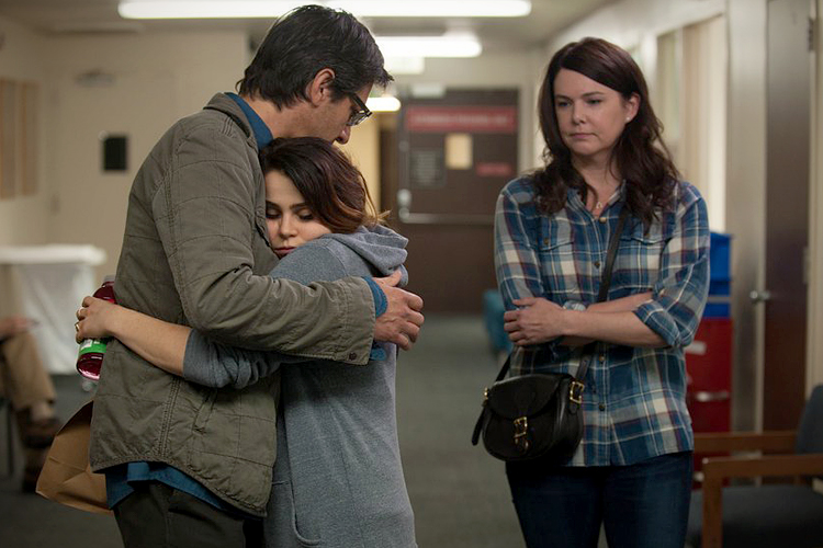 Ray Romano, Mae Whitman, Lauren Graham in "Parenthood" (NBC/Colleen Hayes)
