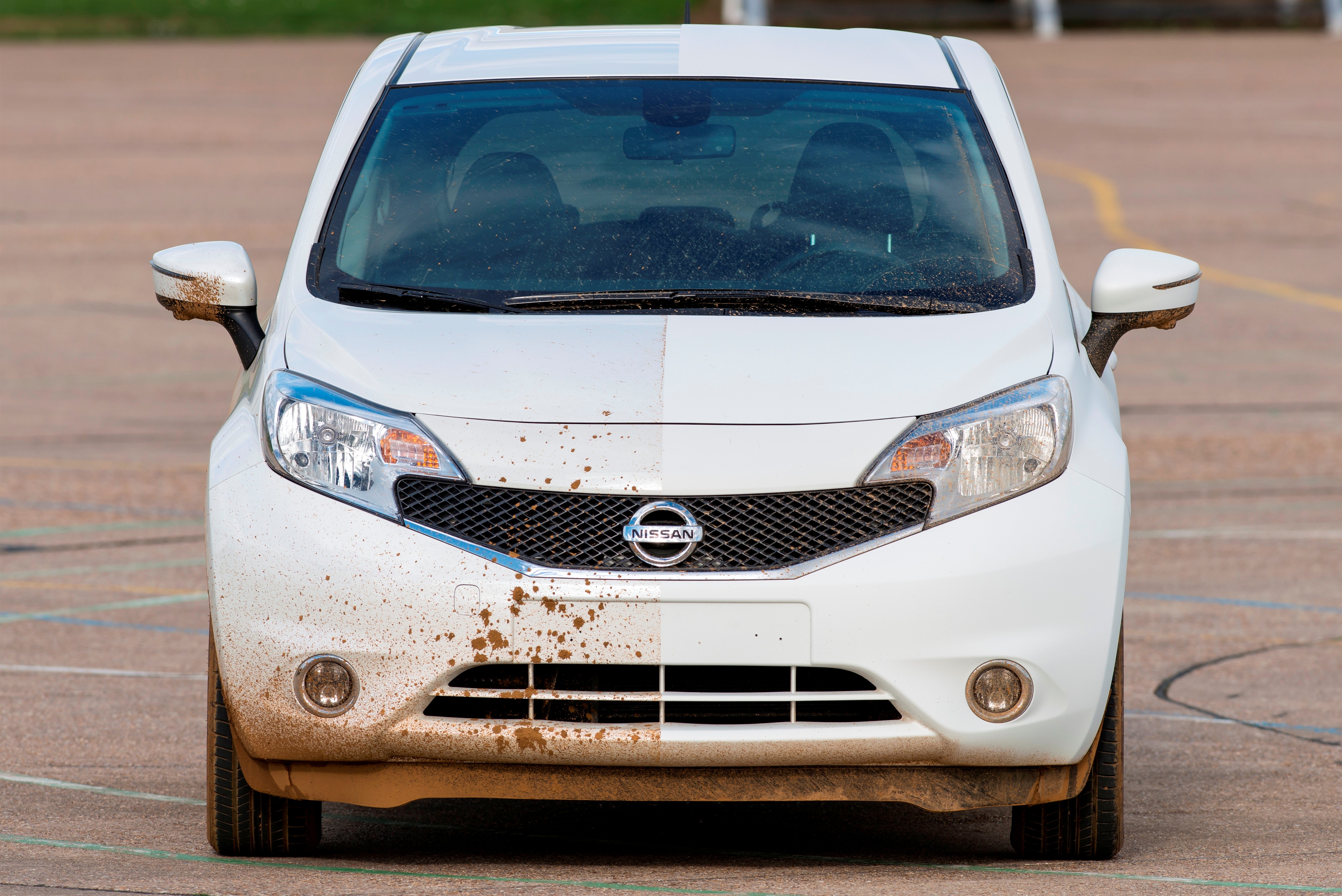 (Nissan)