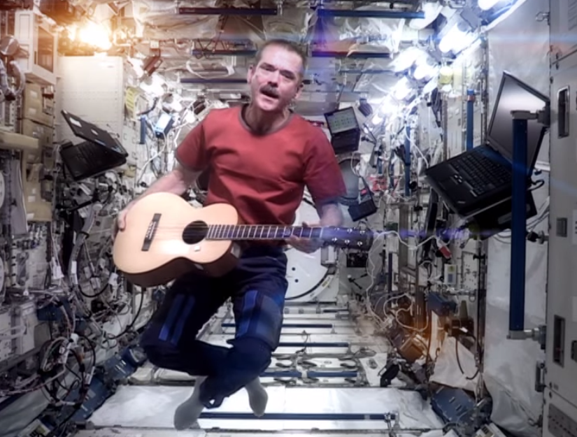 Chris Hadfield (Chris Hadfield/YouTube)