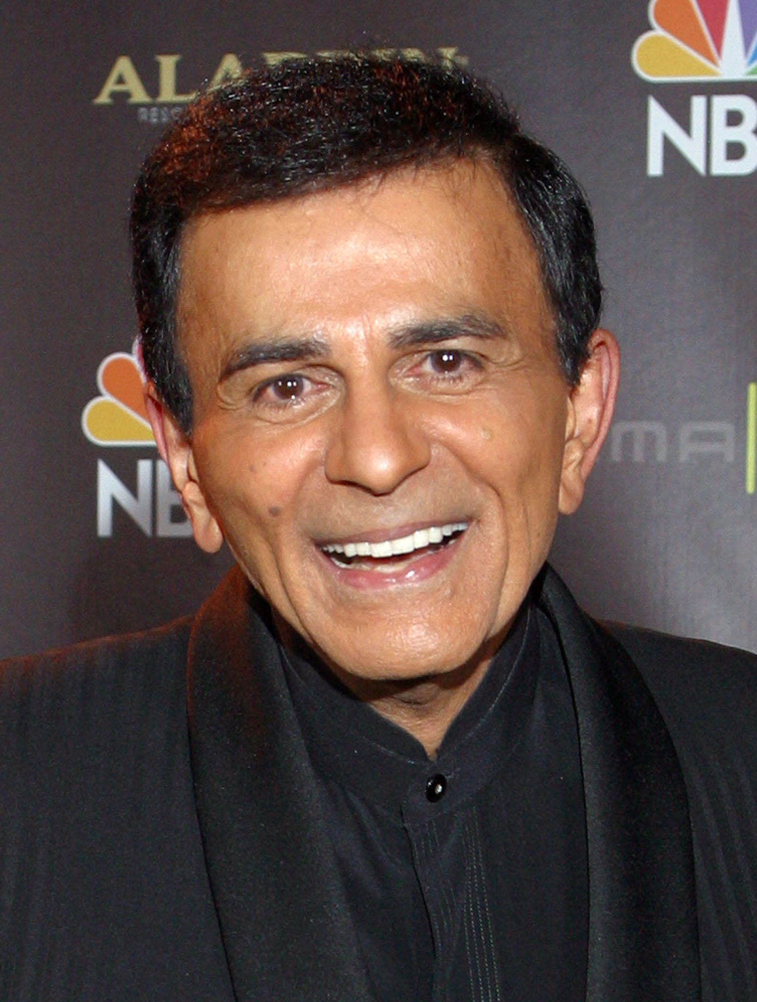 FILE - In this Oct. 27, 2003 file photo, Casey Kasem poses for photographers after receiving the Radio Icon award during The 2003 Radio Music Awards at the Aladdin Resort and Casino in Las Vegas. Kasem, the smooth-voiced radio broadcaster who became the king of the top 40 countdown, died Sunday, June 15, 2014, according to Danny Deraney, publicist for Kasem's daughter, Kerri. He was 82. (AP Photo/Eric Jamison, file) (AP)
