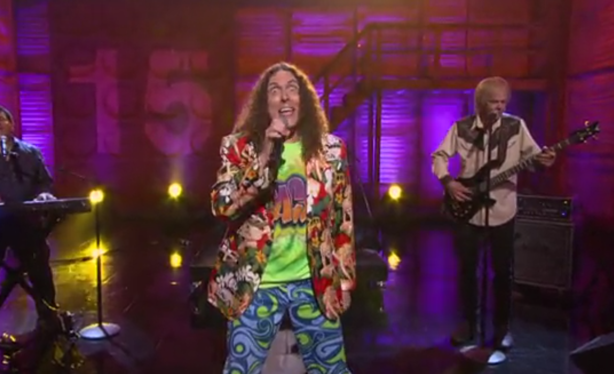 "Weird Al" performs "Tacky" on "Conan" (screenshot)