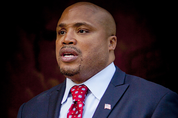 Jameel McCline (Eduardo Schneder)