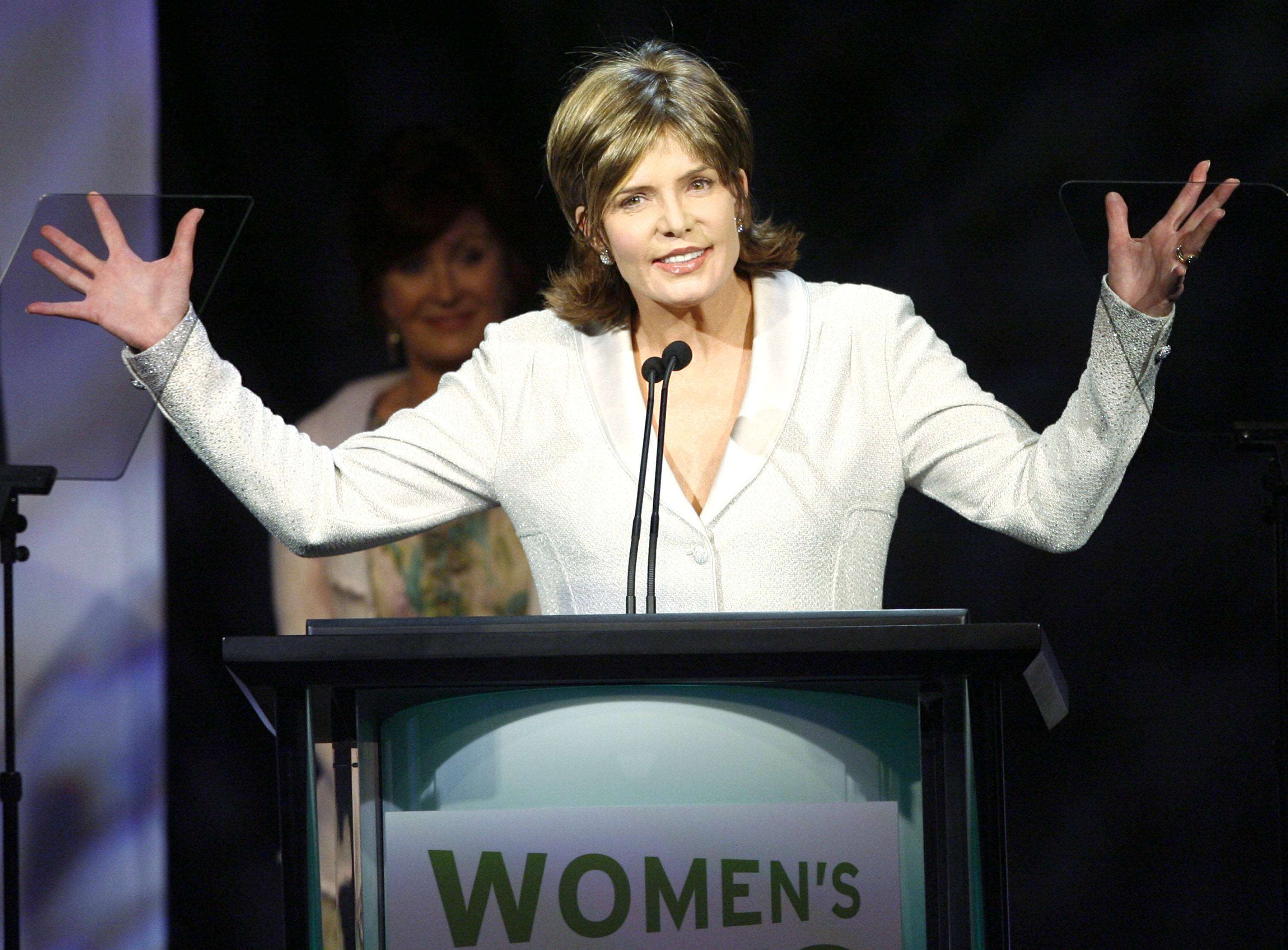 FILE - In this April 15, 2008, file photo, television personality Lesley Visser accepts the outstanding journalist award during The Billie Awards presented by the Women's Sports Foundation, in Beverly Hills, Calif. CBS Sports Network will air an all-women sports show starting next month. The panel will feature a core of CBS Sports announcers: Lesley Visser, Amy Trask, Tracy Wolfson, Dana Jacobson and Allie LaForce. CBS said Tuesday, Aug. 26, 2014, the weekly hour-long, prime-time program on the cable channel will be the first of its kind. "We Need to Talk" premieres Sept. 30. (AP Photo/Matt Sayles, File) (AP)
