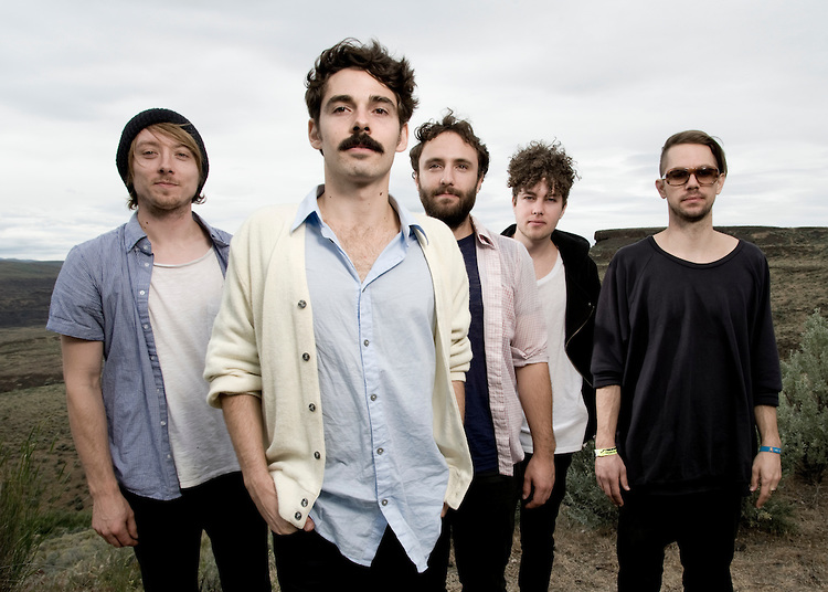 Local Natives (© Steven Dewall)