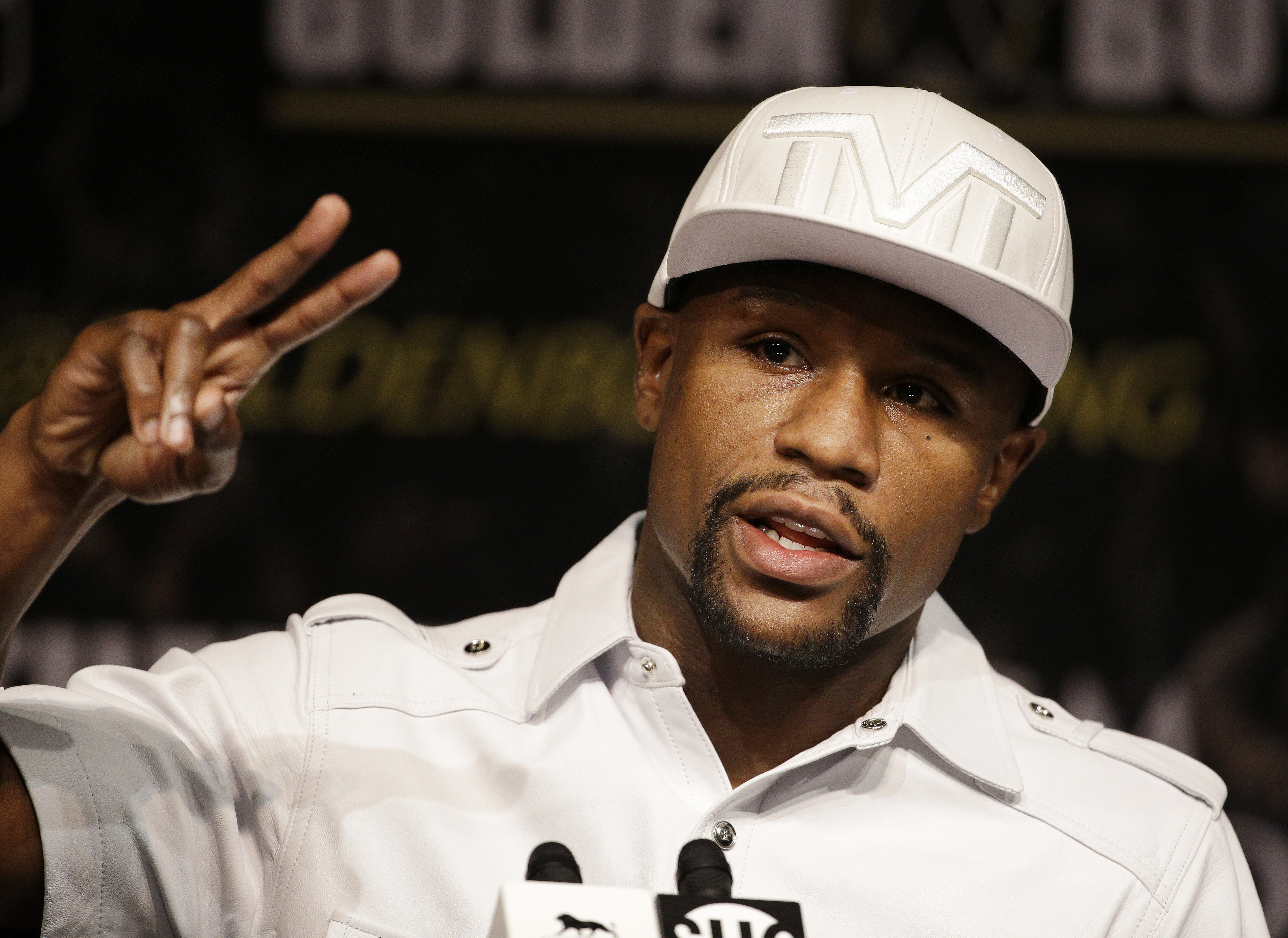 Floyd Mayweather, Jr. (AP)