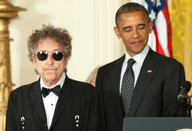 Bob Dylan collaborating with President Obama (<a href="http://www.shutterstock.com/gallery-9037p1.html?cr=00&pl=edit-00">Rena Schild</a> / <a href="http://www.shutterstock.com/editorial?cr=00&pl=edit-00">Shutterstock.com</a>)