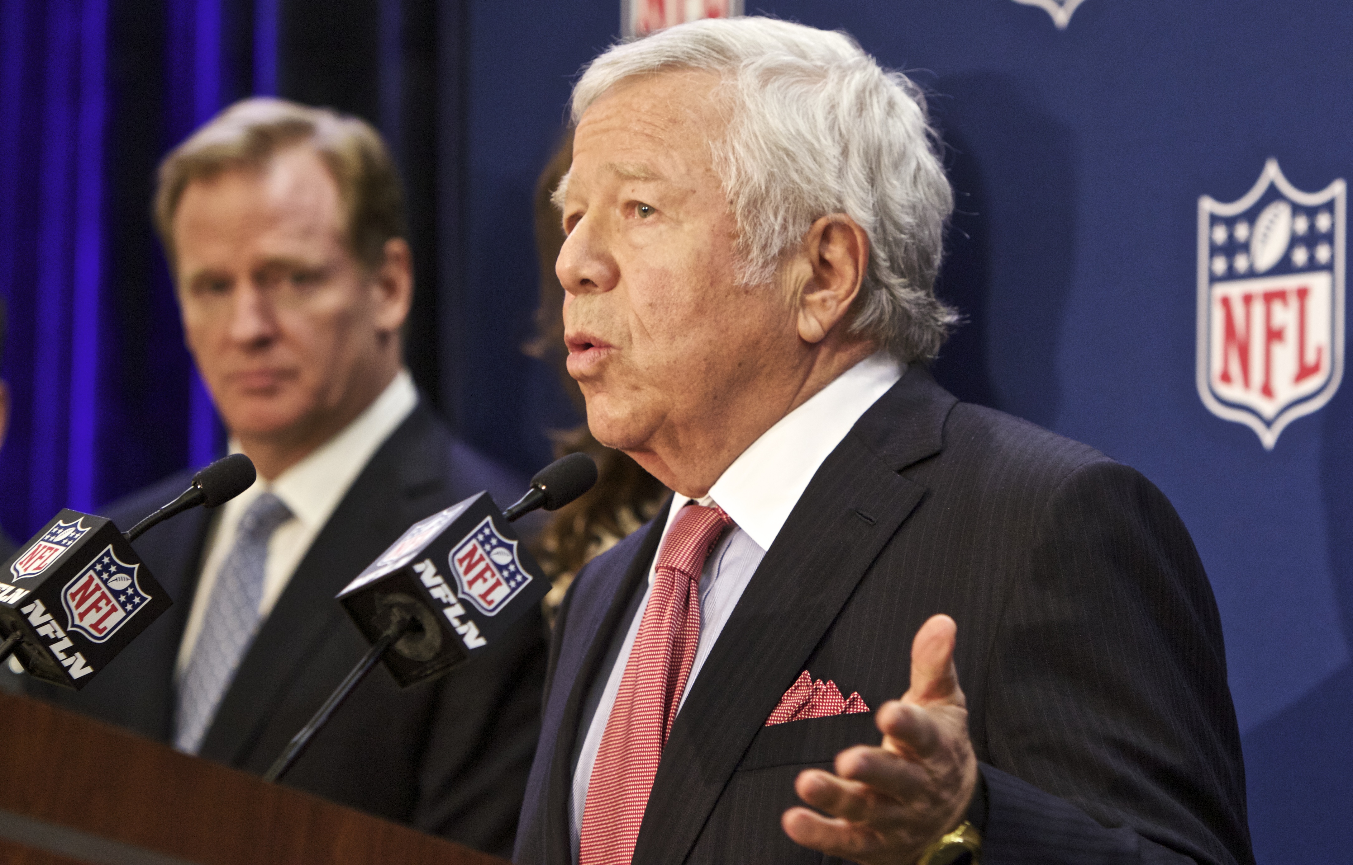Robert Kraft and Roger Goodell (AP)