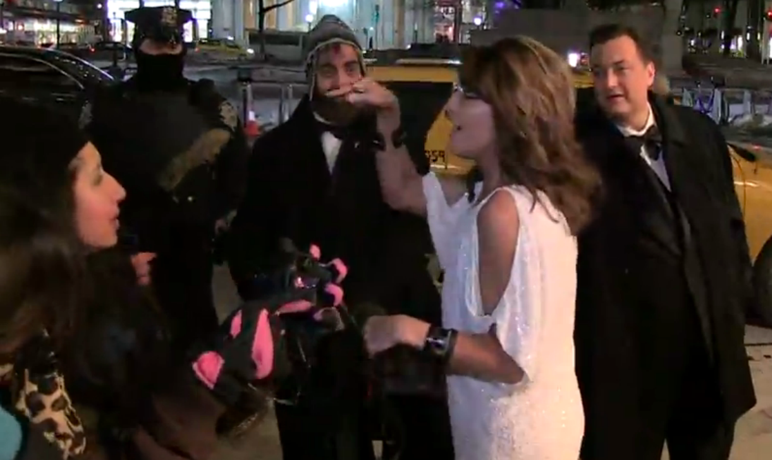 (TMZ)