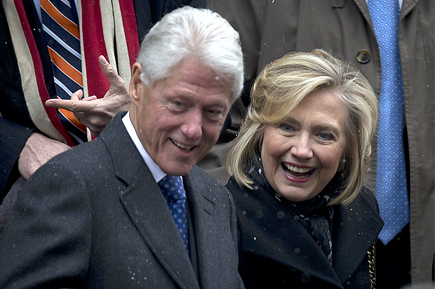 Bill and Hillary Clinton (Reuters/Carlo Allegri)