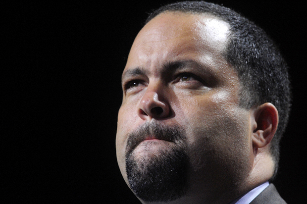 Benjamin Jealous, president of the National Association for the Advancement of Colored People (NAACP), speaks to the 2013 NAACP convention in Orlando, Florida July 15, 2013. In the wake of the George Zimmerman murder trial, civil rights leaders, including Jealous, are urging the Justice Department to pursue federal civil rights charges against Zimmerman.  REUTERS/David Manning  (UNITED STATES - Tags: POLITICS CRIME LAW) - RTX11NHS (Â© David Manning / Reuters)