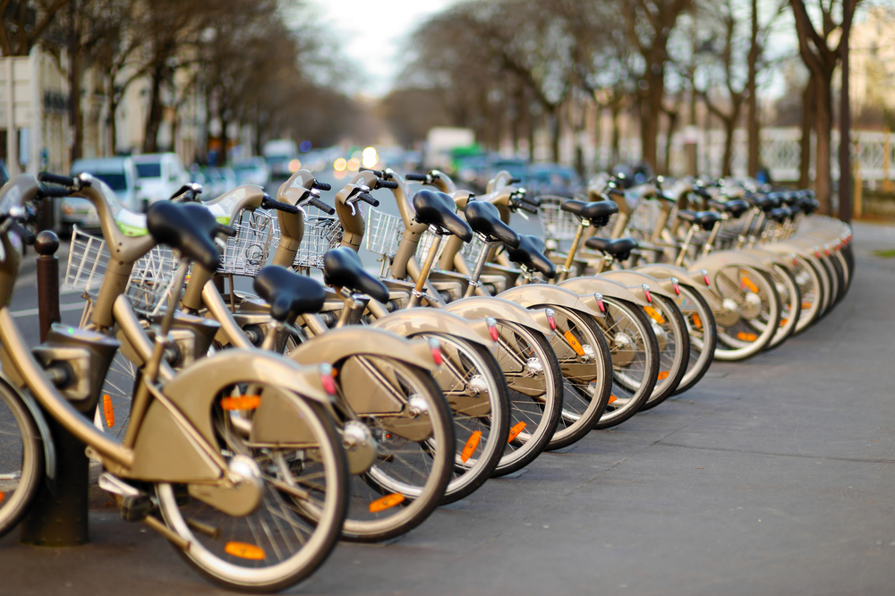 Paris bike share (MNStudio/Shutterstock)