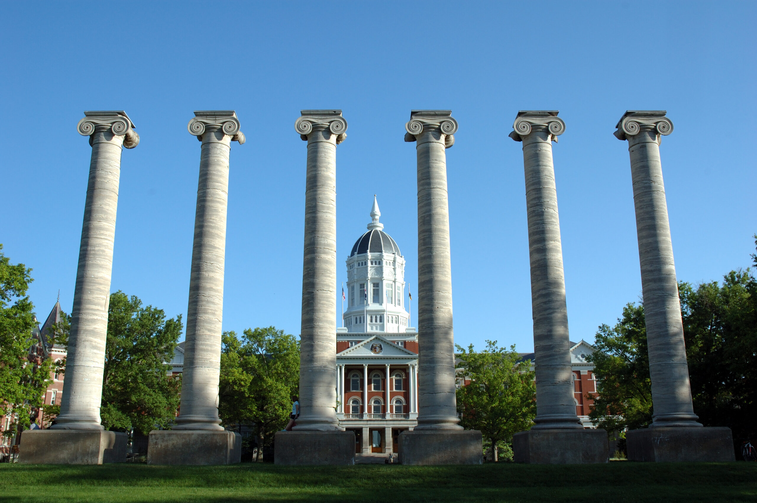 ("<a href="http://commons.wikimedia.org/wiki/File:University_of_Missouri_-_Jesse_Hall.jpg#/media/File:University_of_Missouri_-_Jesse_Hall.jpg">University of Missouri - Jesse Hall</a>" by <a href="//commons.wikimedia.org/wiki/User:AdamProcter" title="User:AdamProcter">AdamProcter</a> - <span class="int-own-work" lang="en">Own work</span>. Licensed under <a href="http://creativecommons.org/licenses/by/3.0" title="Creative Commons Attribution 3.0">CC BY 3.0</a> via <a href="//commons.wikimedia.org/wiki/">Wikimedia Commons</a>.)