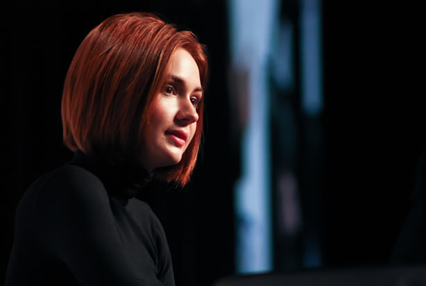 Karen Gillan (Kristen Lucas-Smith)