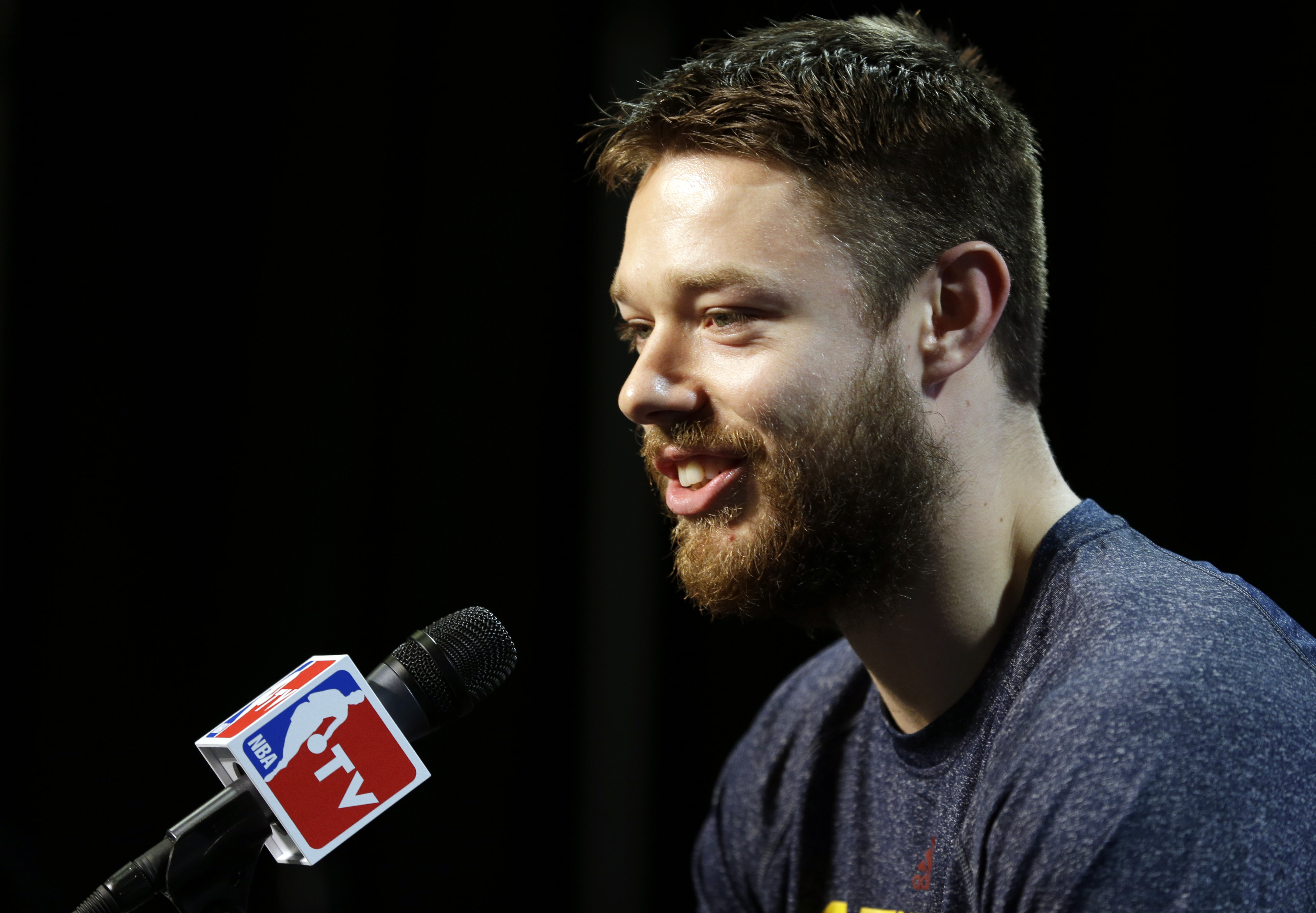 Cleveland Cavaliers guard Matthew Dellavedova (8) answers a question during a press conference for basketball's NBA Finals in Cleveland, Wednesday, June 10, 2015. (AP Photo/Michael Conroy) (AP)