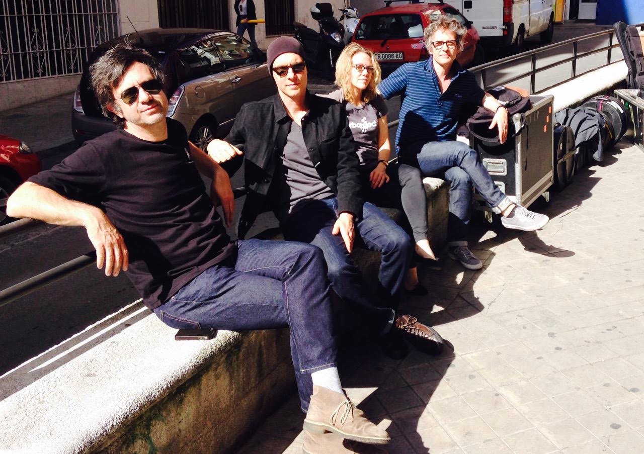 left to right, Sean Eden, Lee Wall, Britta Phillips, Dean Wareham