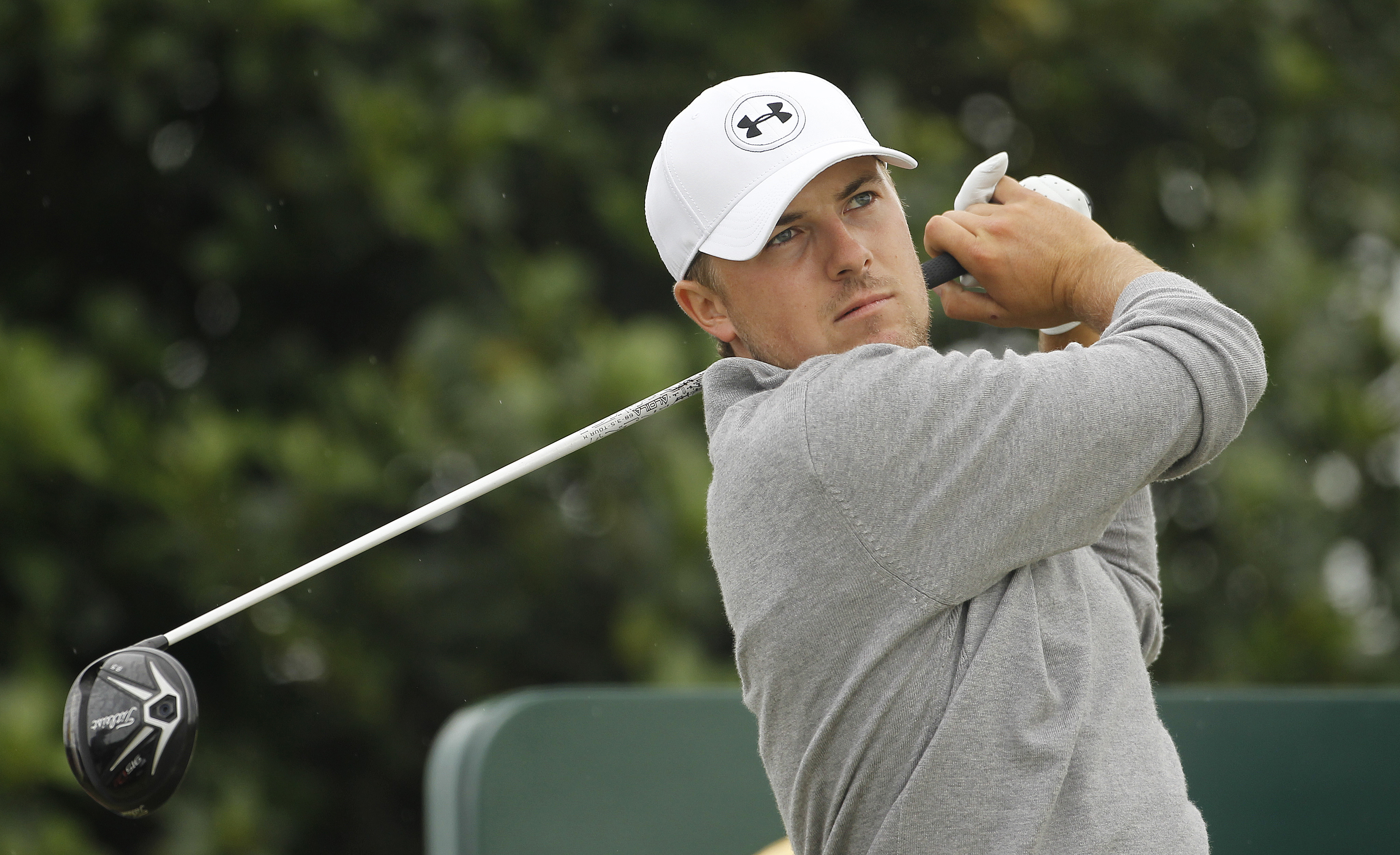 Jordan Spieth from the U.S. tees off the 3rd hole during a practice round at St. Andrews Golf Club prior to the start of the British Open Golf Championship, in St. Andrews, Scotland, Monday, July 13, 2015. (AP Photo/Peter Morrison) (AP)