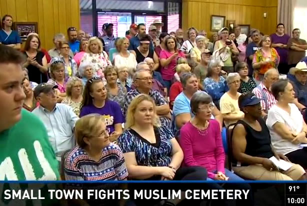 Farmersville town hall (WFAA)