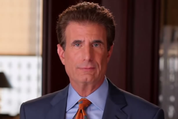 (Credit: <a href="https://www.youtube.com/watch?v=XeykJmCKPkw" target="_blank" rel="noopener">Morris Bart</a>)