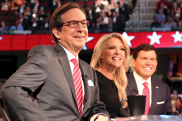 Chris Wallace, Megyn Kelly and Bret Baier start the first official Republican presidential candidates debate of the 2016 U.S. presidential campaign in Cleveland, Ohio, August 6, 2015. (Reuters/Aaron Josefczyk)