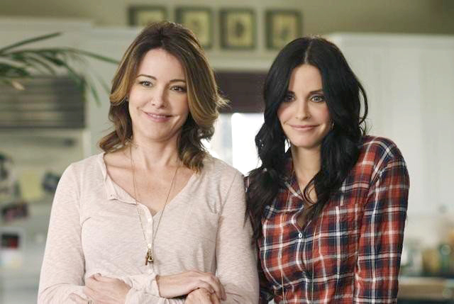 Christa Miller and Courtney Cox in "Cougar Town" (ABC)