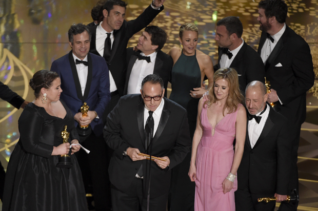 Cast and crew of “Spotlight” accept the award for best picture at the Oscars. (AP/Chris Pizzello)