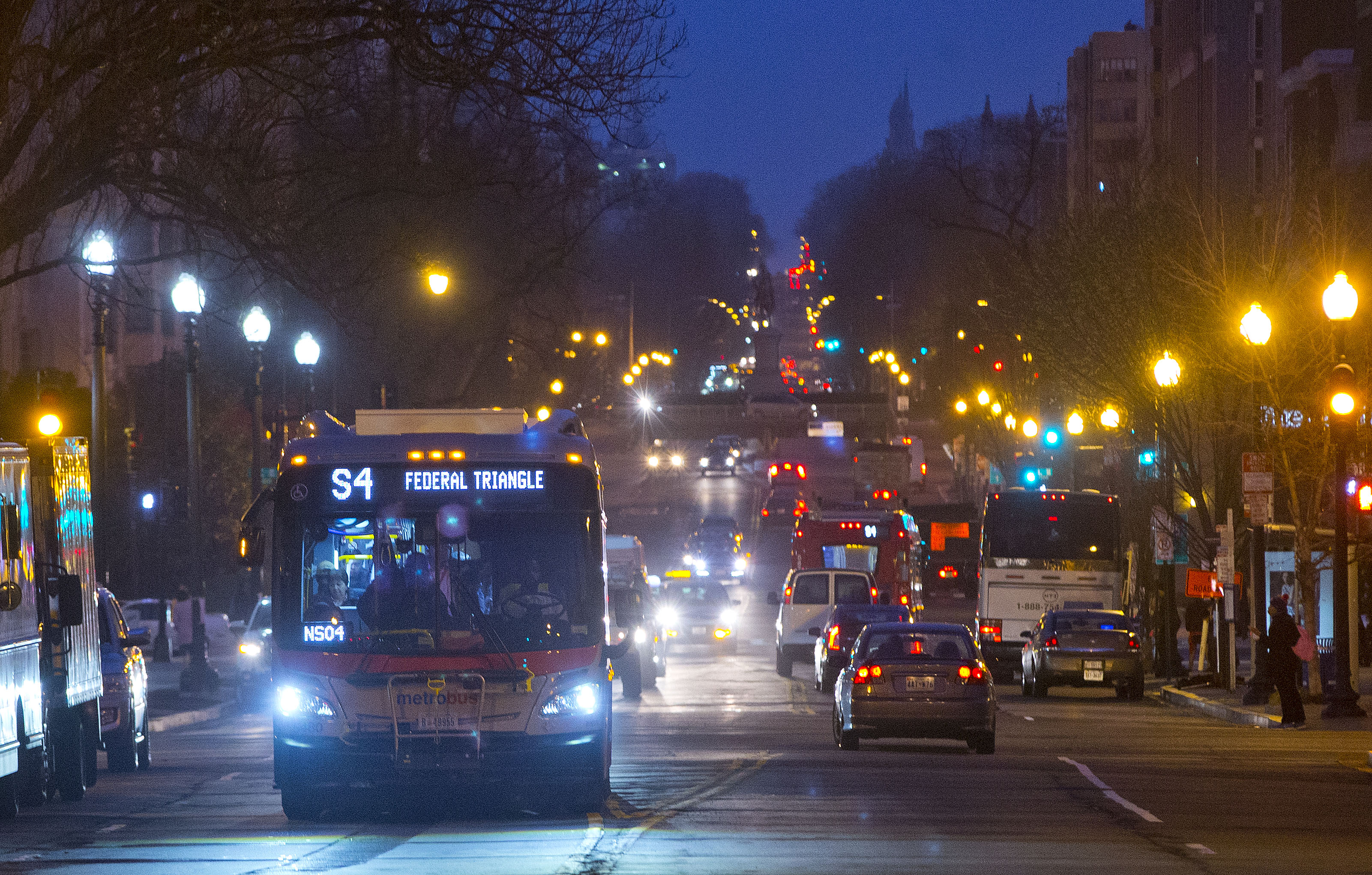 Metro bus makes it way down 16th street in  in downtown Washington, Wednesday, March 16, 2016. The Metro subway system that serves the nation's capital and its Virginia and Maryland suburbs shut down for a full-day fo an emergency safety inspection of its third-rail power cables. Making for unusual commute, as the lack of service is forcing some people on the roads, while others are staying home or teleworking. (AP Photo/Pablo Martinez Monsivais) (AP)