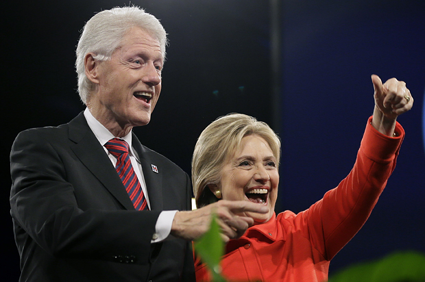 Bill Clinton, Hillary Clinton (AP/Charlie Neibergall)
