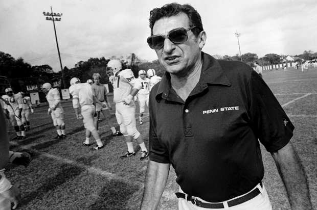 Joe Paterno (AP/Jack Thornell)