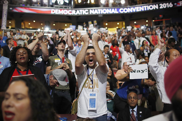 A Bernie Sanders supporter screams during the Convention Rules Committee report at the Democratic National Convention in Philadelphia, July 25, 2016. (Reuters/Carlos Barria)